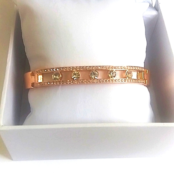 Geoffrey Bean Gold Bangle Bracelet with Rhinestone - Picture 3 of 8
